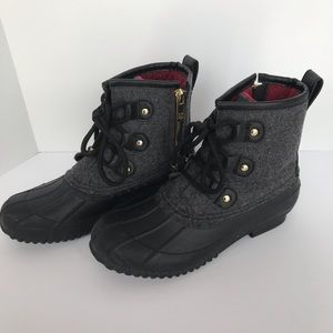 Tommy Hilfiger Women’s Reanna Lace-up Duck Boot